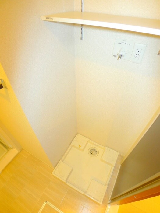 物件内観写真15　(洗濯機置場)