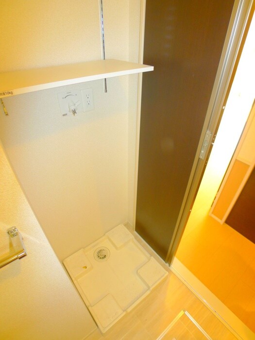 物件内観写真19　(洗濯機置場)