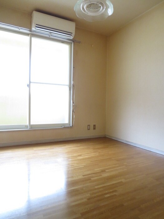 物件内観写真4　(居室)