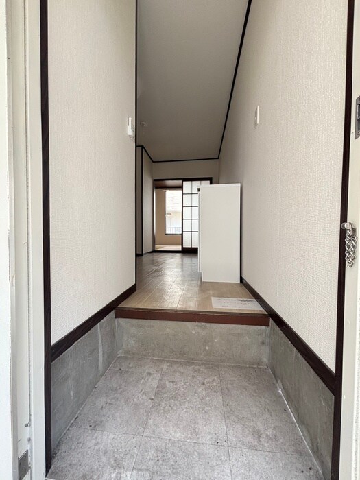 物件内観写真18　(玄関)
