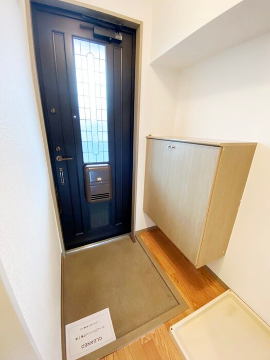 物件内観写真11　(玄関)