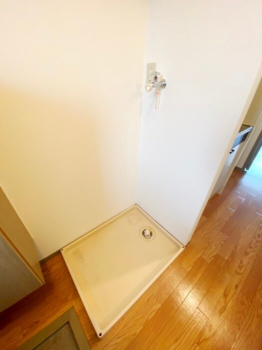 物件内観写真15　(洗濯機置場)