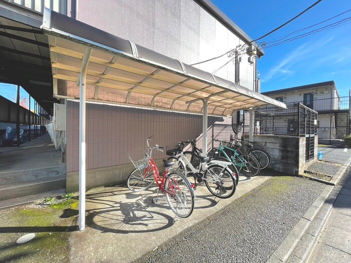 物件外観写真5　(駐輪場)