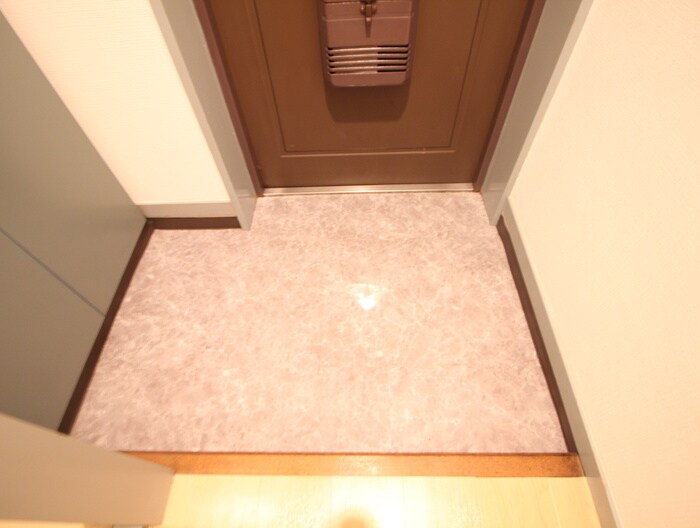 物件内観写真18　(玄関)