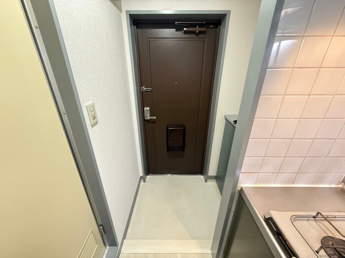 物件内観写真18　(玄関)