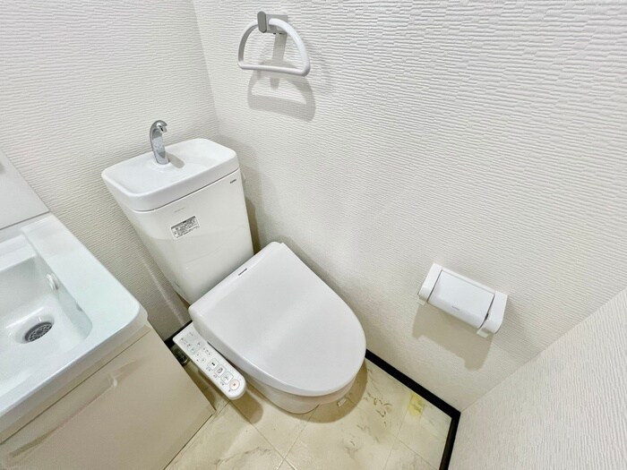 物件内観写真13　(トイレ)