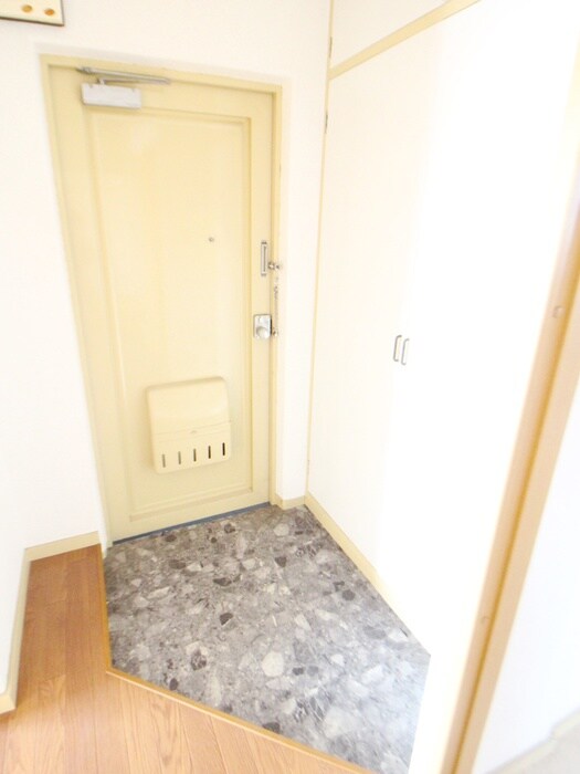 物件内観写真14　(玄関)