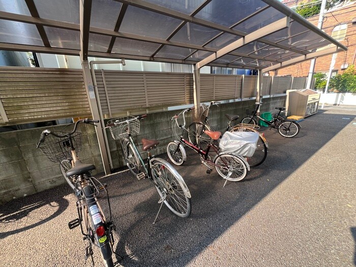 物件外観写真5　(駐輪場)