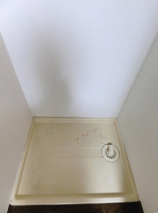 物件内観写真13　(洗濯機置場)