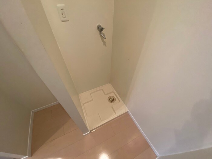 物件内観写真16　(洗濯機置場)