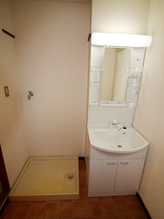 物件内観写真11　(洗濯機置場)