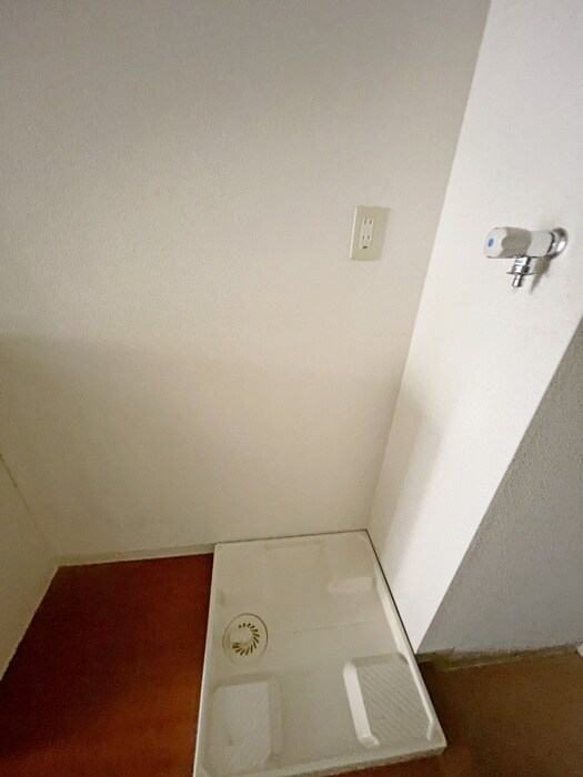 物件内観写真18　(洗濯機置場)