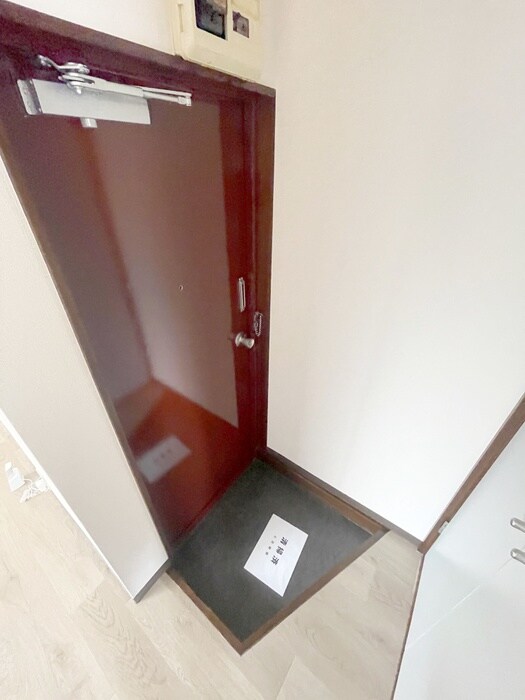 物件内観写真17　(玄関)