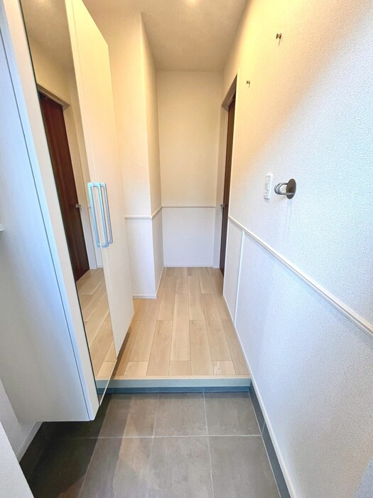 物件内観写真16　(玄関)
