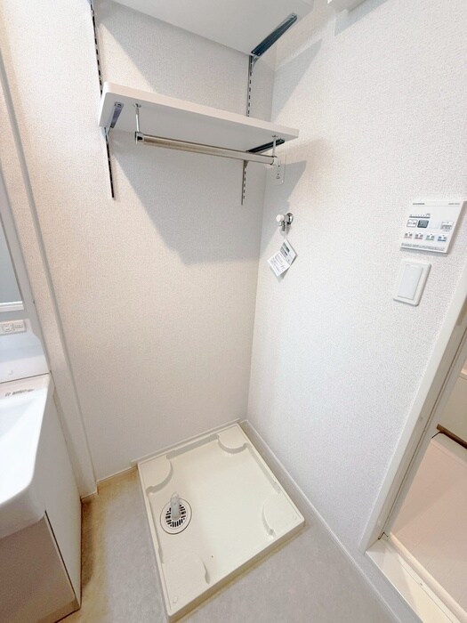 物件内観写真18　(洗濯機置場)