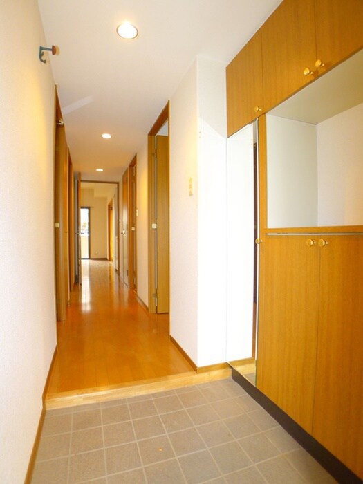 物件内観写真7　(玄関)