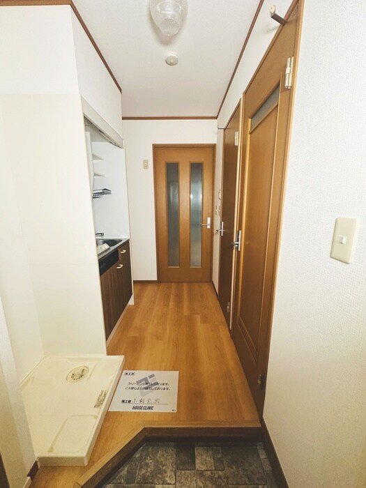 物件内観写真11　(玄関)