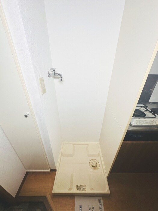 物件内観写真14　(洗濯機置場)