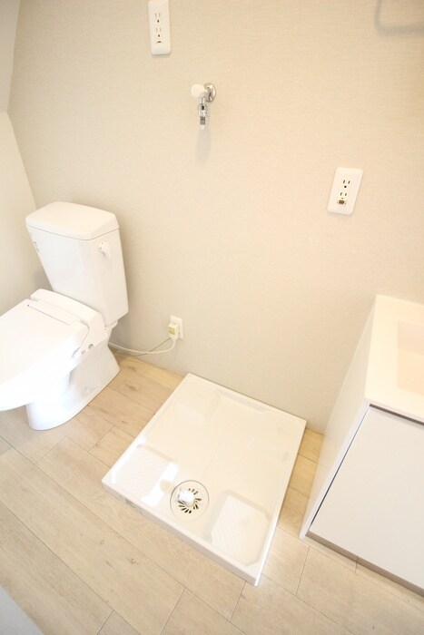 物件内観写真16　(洗濯機置場)