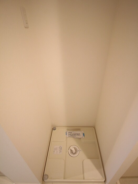 物件内観写真18　(洗濯機置場)
