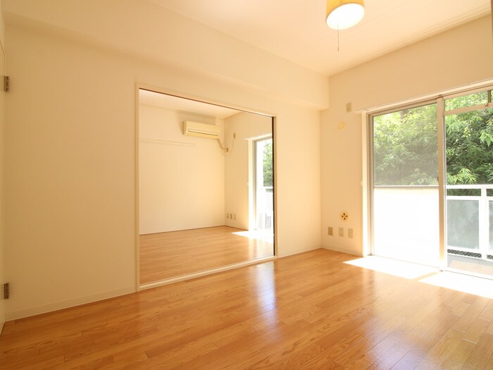 物件内観写真7　(居室)