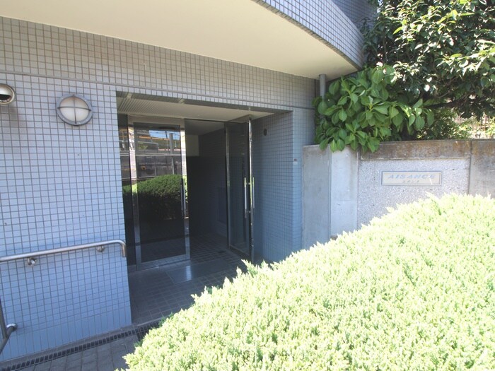 物件外観写真5　(エントランス部分)