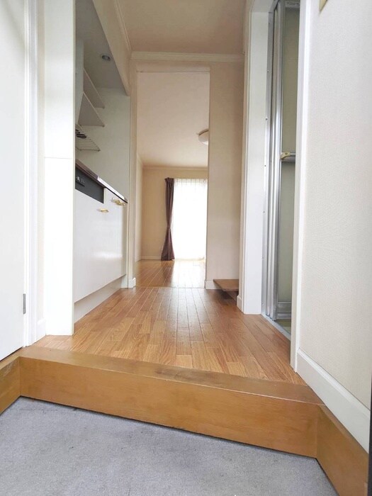 物件内観写真14　(玄関)