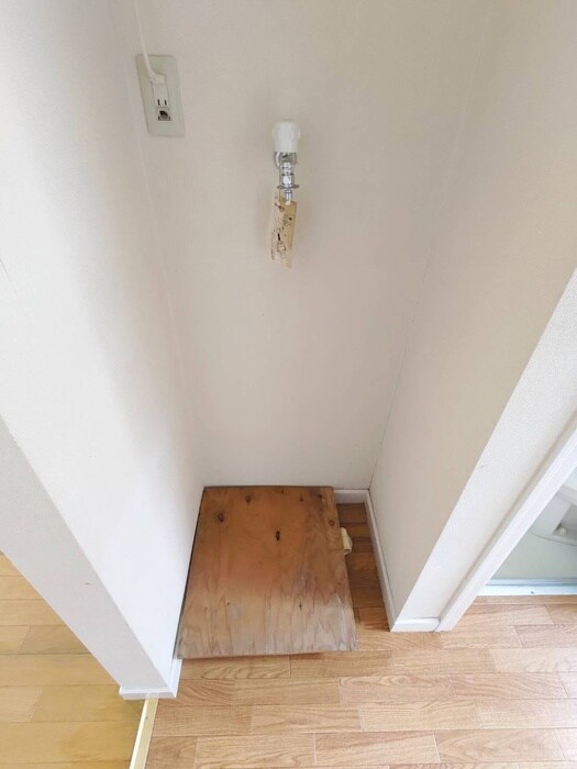 物件内観写真17　(洗濯機置場)