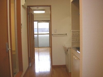 物件内観写真12　(廊下)