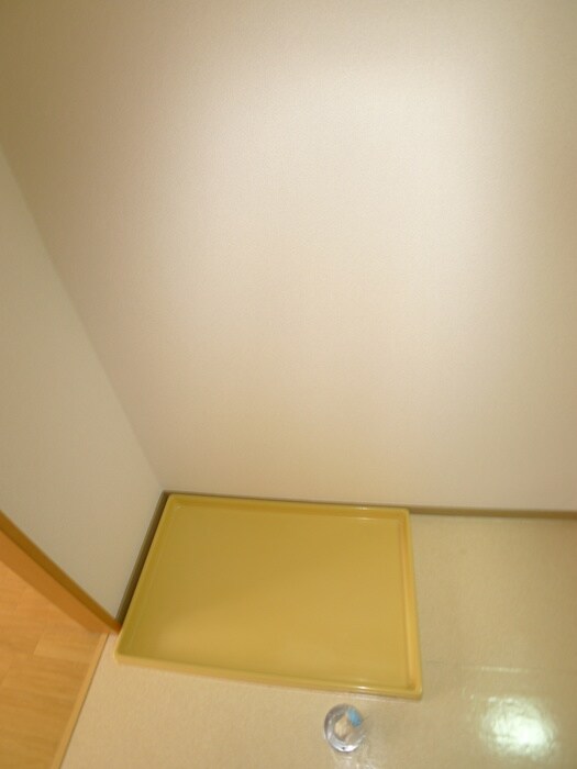 物件内観写真8　(洗濯機置場)