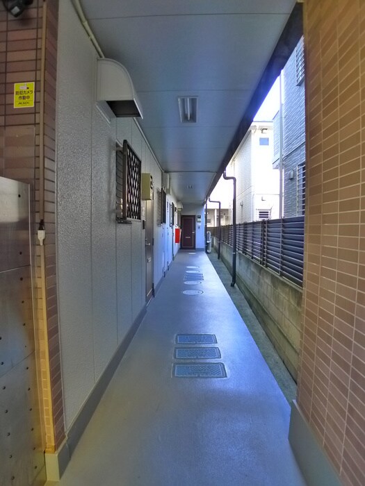 物件外観写真5　(エントランス部分)