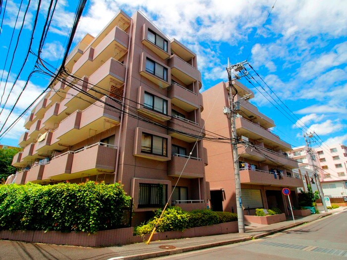 物件外観写真3　(エントランス部分)