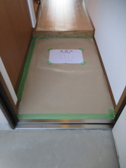 物件内観写真7　(玄関)