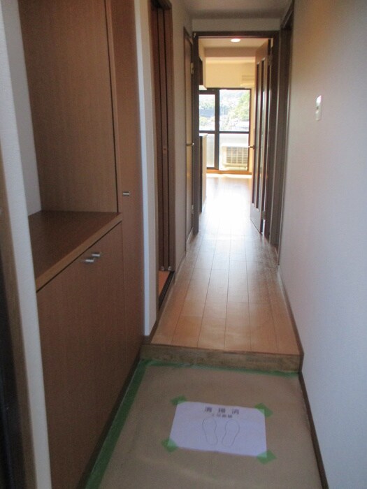 物件内観写真8　(玄関)