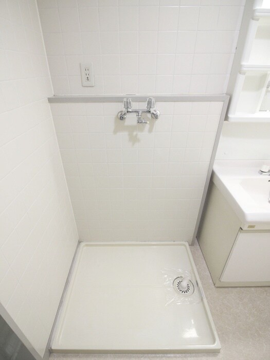 物件内観写真12　(洗濯機置場)