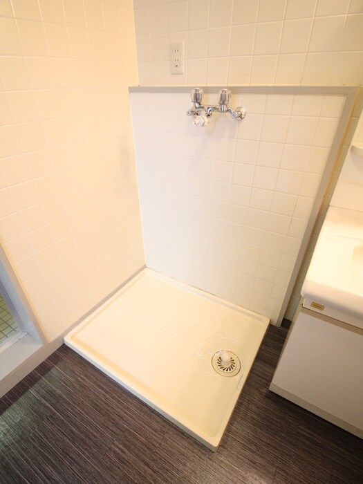 物件内観写真12　(洗濯機置場)