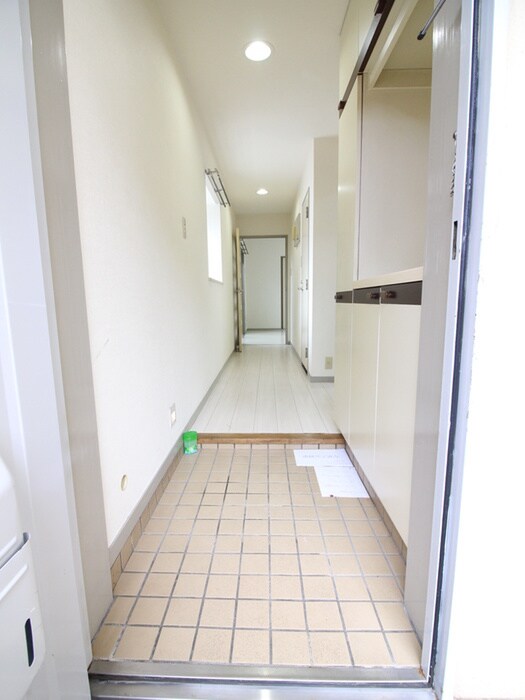 物件内観写真18　(廊下)