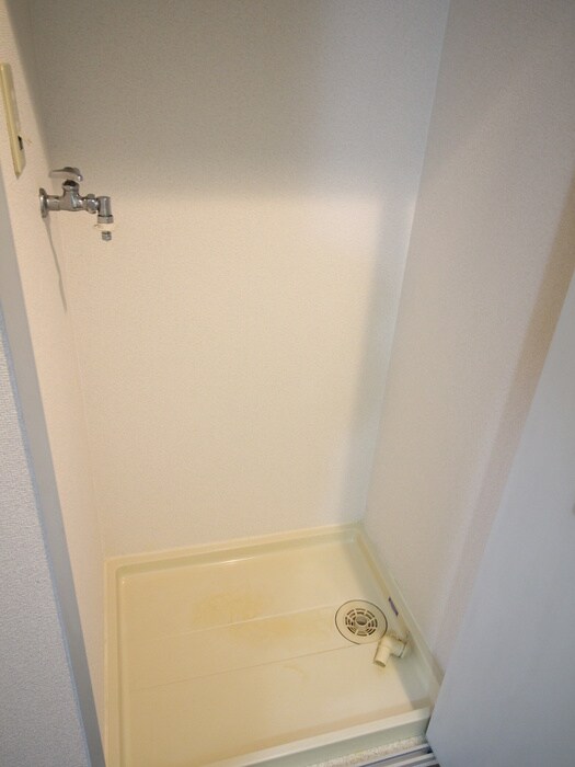 物件内観写真14　(洗濯機置場)