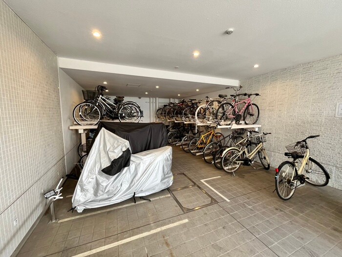 物件外観写真5　(駐輪場)