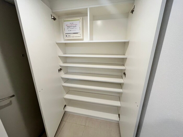 物件内観写真16　(靴箱)