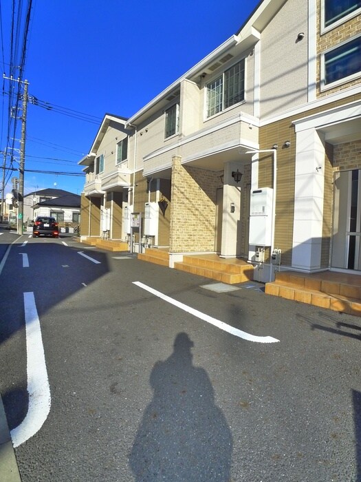 物件外観写真3　(駐車場)