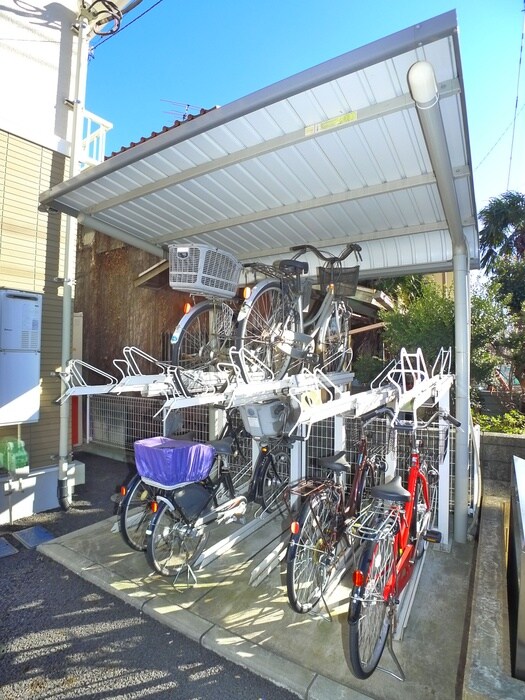 物件外観写真5　(駐輪場)