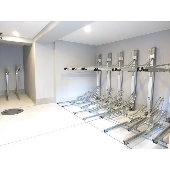 物件外観写真4　(駐輪場)