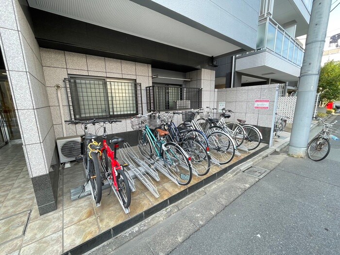 物件外観写真5　(駐輪場)