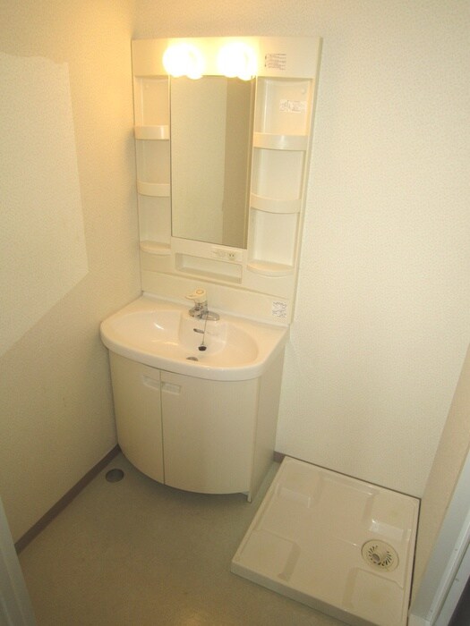 物件内観写真14　(洗濯機置場)