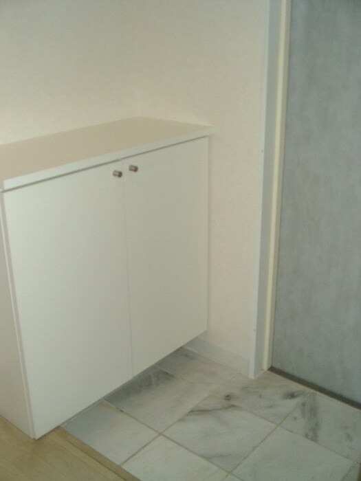 物件内観写真16　(玄関)