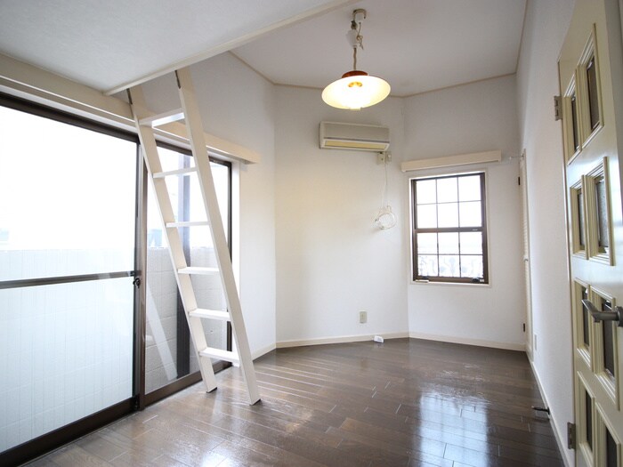 物件内観写真3　(居室)