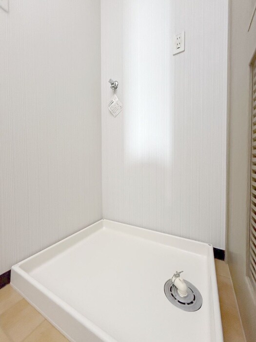 物件内観写真16　(洗濯機置場)