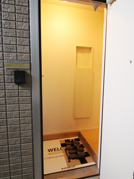 物件内観写真7　(玄関)