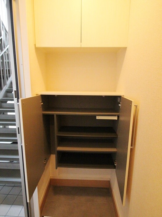 物件内観写真8　(靴箱)